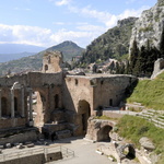 Vue générale du théatre grec de Taormine