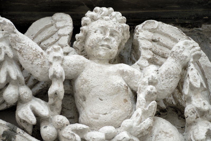 Un chérubin (putti) mignon