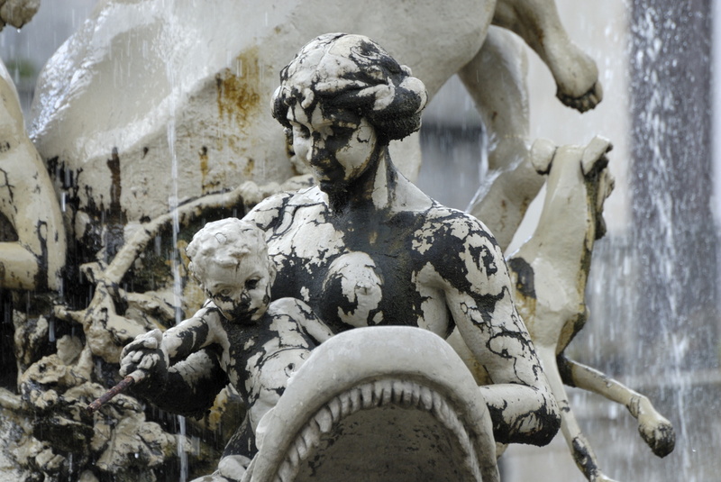 Le mère, l'enfant et la gueule du monstre