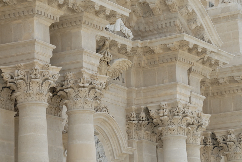 Détail du fronton du Duomo