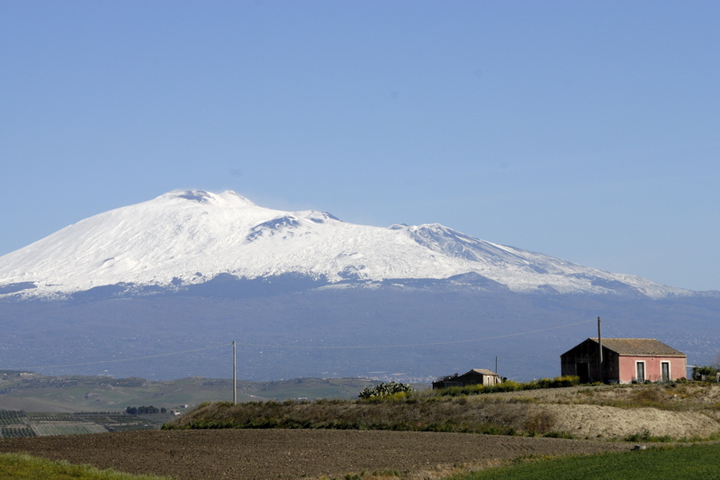 Ferme sur fond d'Etna