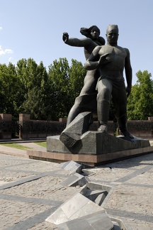 Monument en mémoire du tremblement de terre du 26 avril 1966