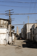 Ruelle de Khiva et fils électriques