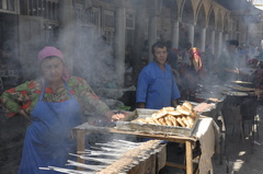Les chachliks (brochettes) et le poisson grillé