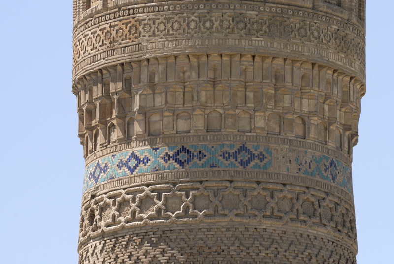 Briques et mosaiques du minaret Kalon