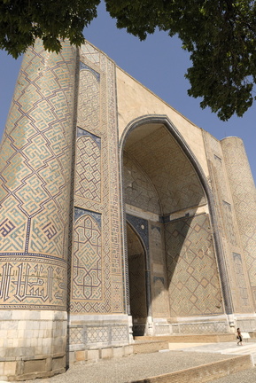 Entrée de la mosquée de Bibi Khanoum