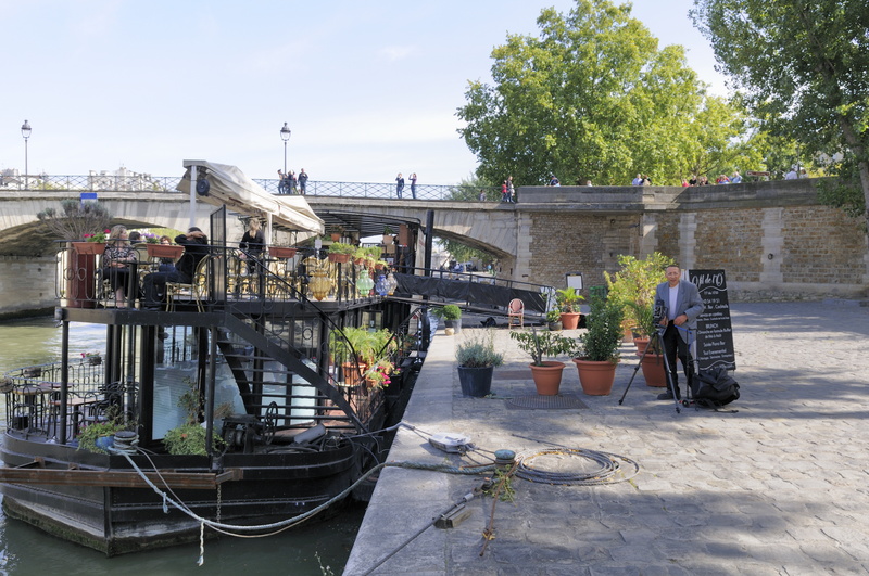 Photographe sur le Quai de Montebello