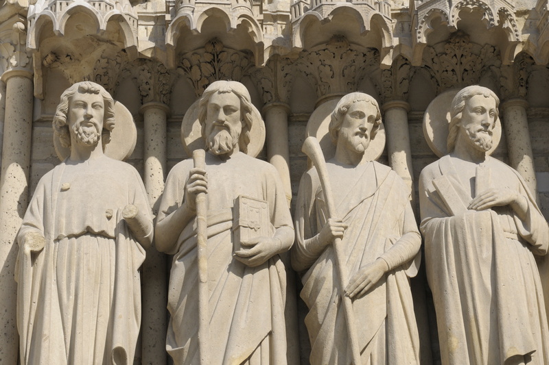 Saint Barthélémy, Saint Simon, Saint Jacques le Mineur et Saint André (de g à d)