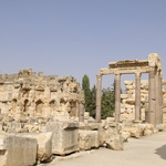 Colonnes dans la Grande Cour