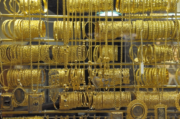 Bracelets en or (bien sûr)