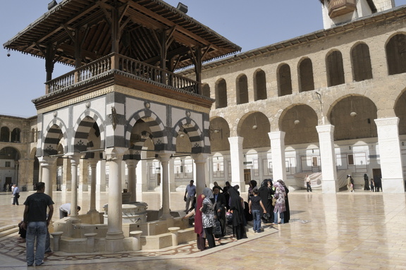 Fontaine dans la cour de la Mosquée des Omeyyades