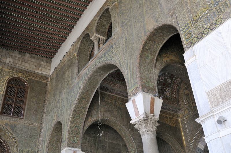 Le plafond du vestibule