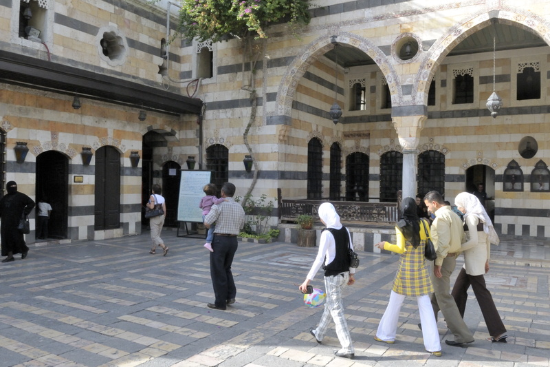 Visite familiale au Palais Azem