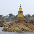Le phare de Men Joliguet à l'entrée de Port-Clos