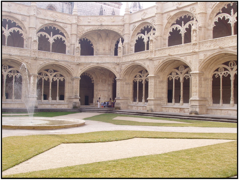 Le cloitre du Monastère des Hiéronymites