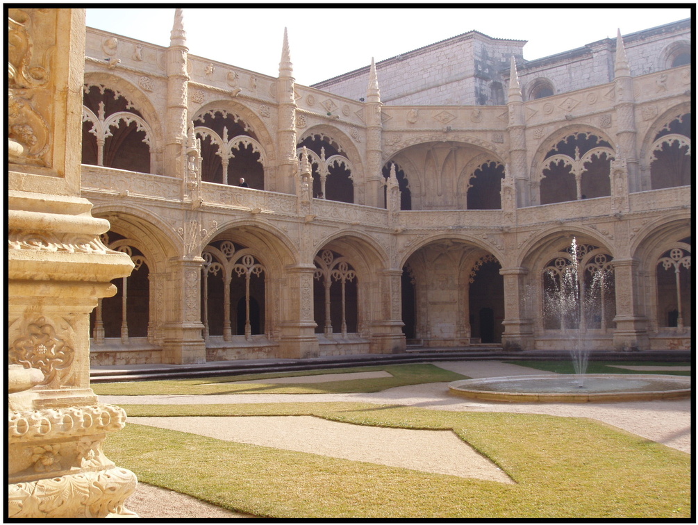 Le cloitre du Monastère des Hiéronymites