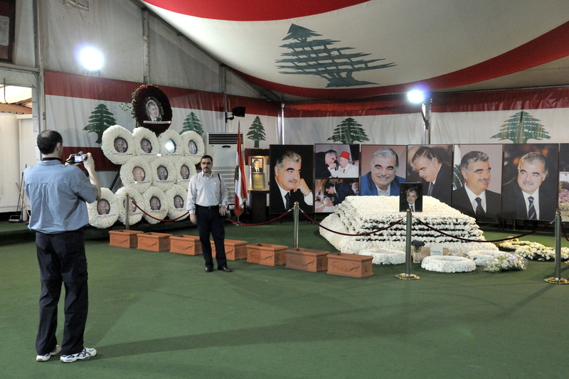 Photo devant la tombe de Rafic Hariri