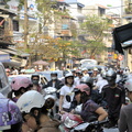 Embouteillage de véléomoteurs à Hanoï