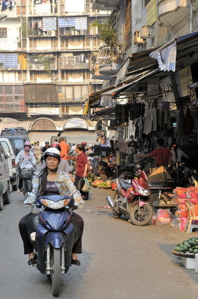 A proximité du marché Dong Xuan à Hanoï