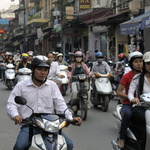 Circulation rue Hang Ngang à Hanoï