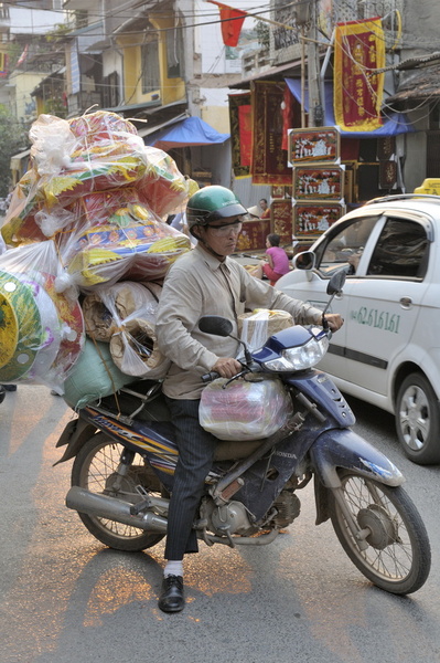 Transport d'abat-jours ... à vélomoteur