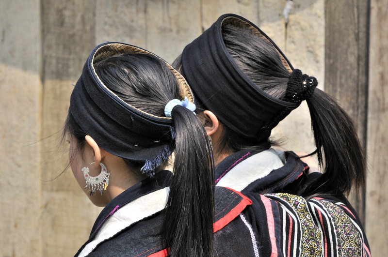 Turbans et bijoux hmongs