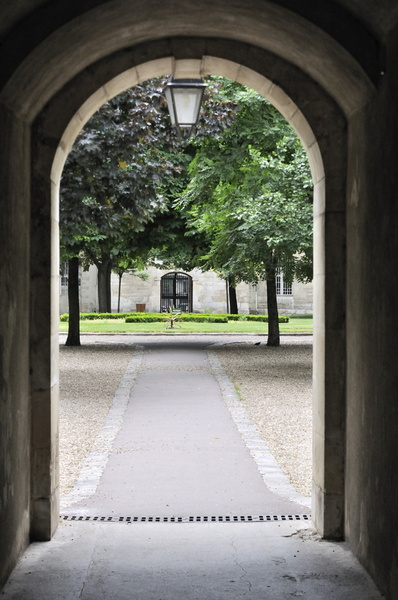 Entrée (fermée) de l'Hôpital Saint Louis