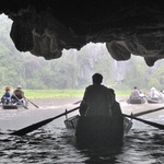 Passage sous les voutes de la grotte