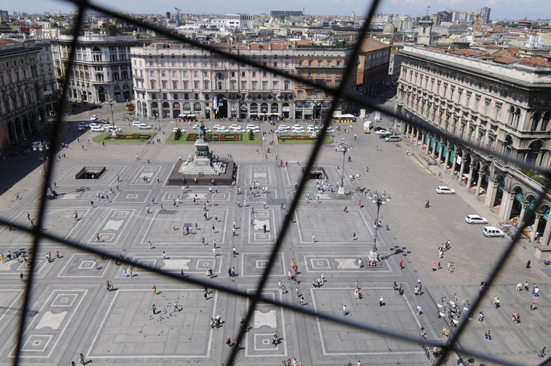 La Piazza del Duomo vue à travers les grilles
