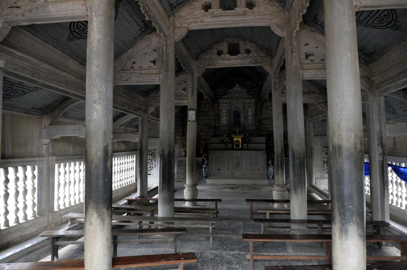 Intérieur d'une des chapelles de Phat Diem