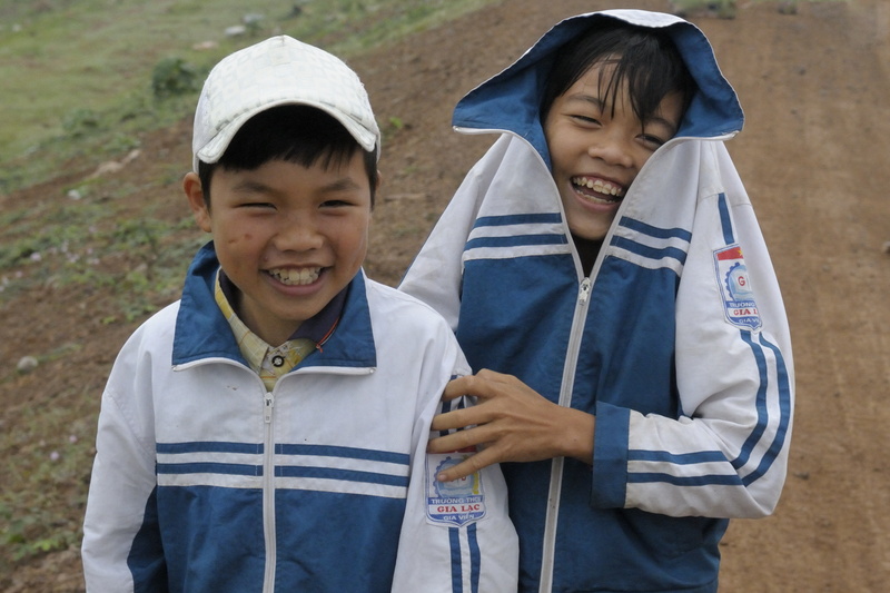 Les touristes amusent encore beaucoup les enfants !