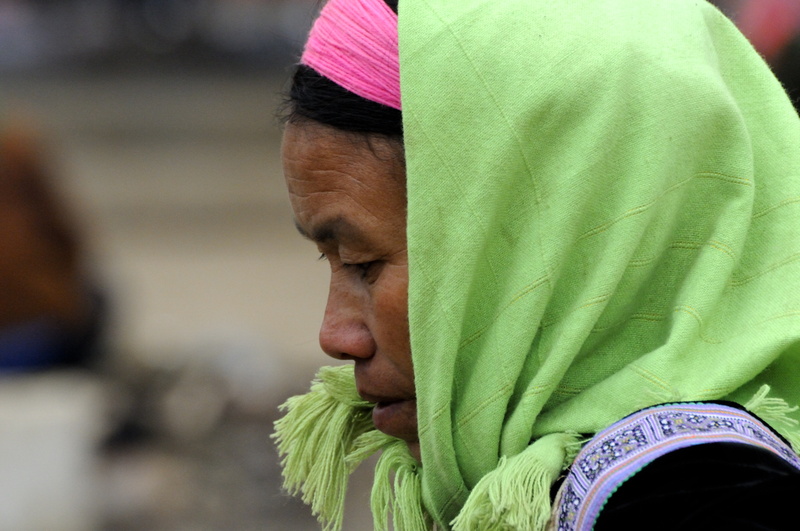 Femme au foulard vert