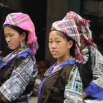 Trois femmes hmong noir