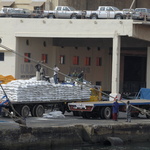 Déchargement de riz à Dakar