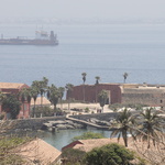 Le fort et Dakar dans la brume