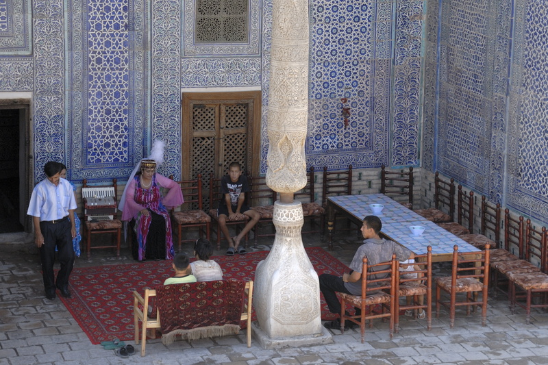 Restaurant dans le palais Tach Khaouli
