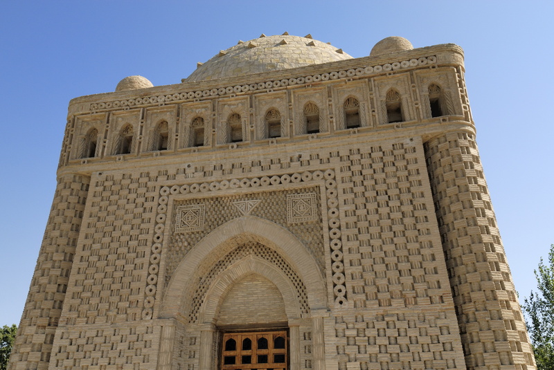 Façade du mausolée Samani