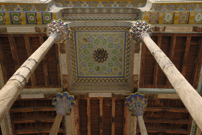 Détail du plafond de l'iwan de la mosquée Bolo Haouz