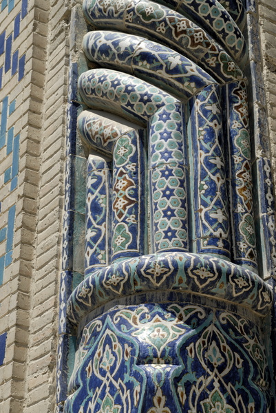 détail de la colonne torsadée de la médersa Ouloug Beg