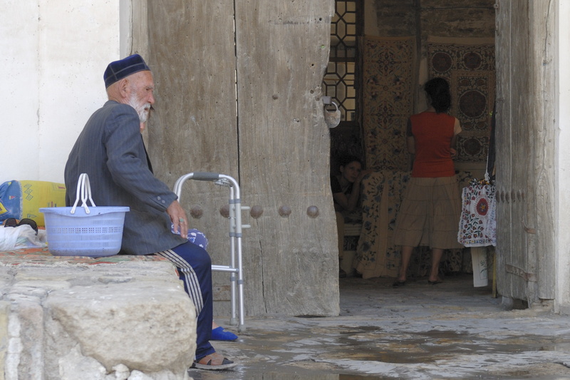 L'entrée de la médersa Abdoul Aziz Khan