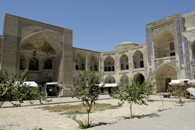La cour de la médersa Abdoul Aziz Khan