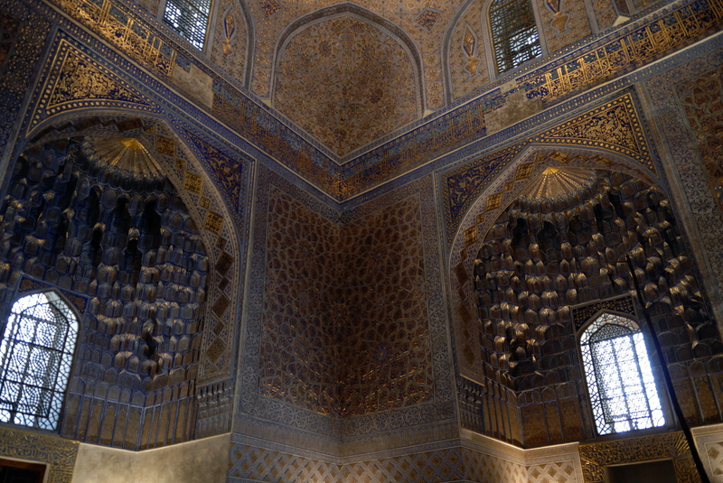 L'intérieur sompteux du Gour Emir