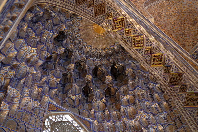 Stalactites de papier maché or et bleu