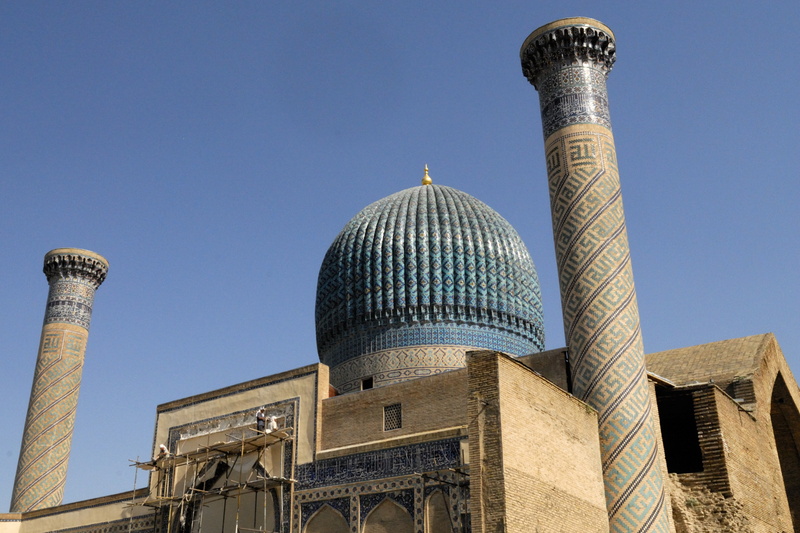 Le grand portique bleu de Mohammed Sultan est encore en rénovation