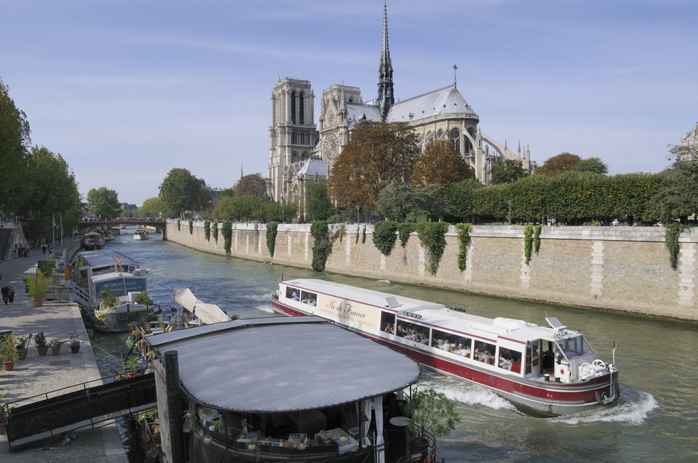 Le Quai de Montebello et Notre-Dame