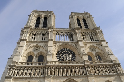 L facade ouest de Notre-Dame