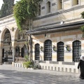 Le Palais Azam et ses bandes de pierres de couleurs alternées