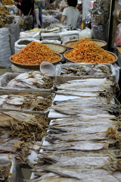 Poissons, calamars et crevettes séchés à Dong Xuan