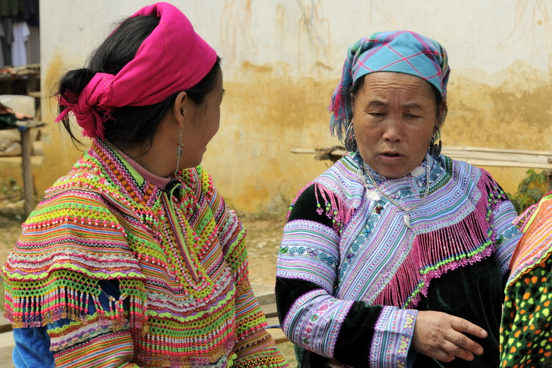 Discussion entre marchandes
