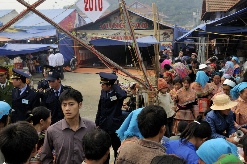Cette partie du marché, payante, est contrôlée par la police